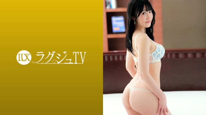 우치다 스미레 아마추어가 셔츠를 벗자 카메라를 똑바로 보더니, 왜 지원했냐는 물음에 웃으며 다리를 활짝 벌렸다 259LUXU-1710
